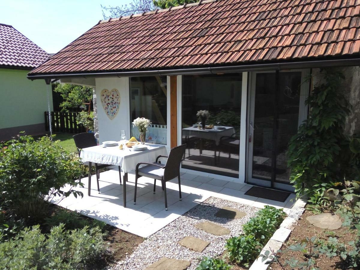 Tiny House With A Big Heart Villa Postojna Luaran gambar