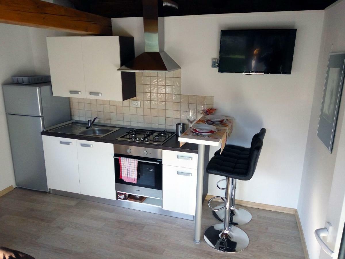 Tiny House With A Big Heart Villa Postojna Luaran gambar